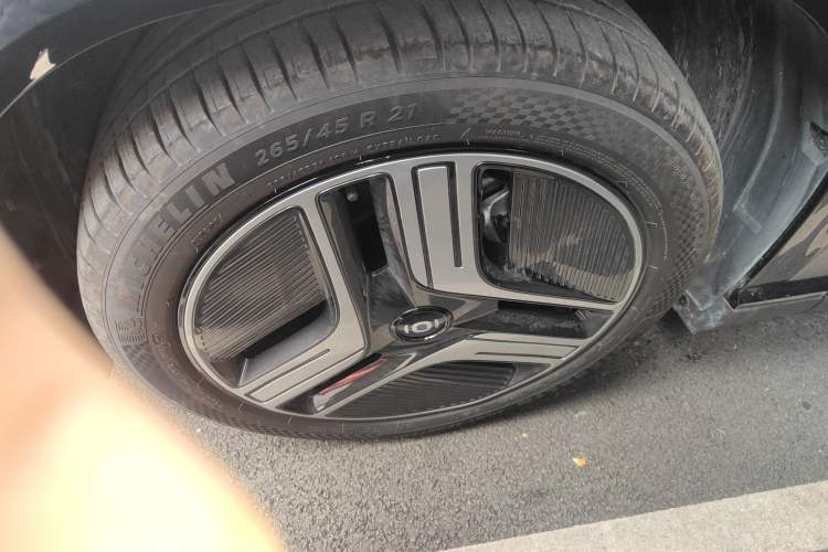 Used CHANGAN NEVO E07 2025 All-Electric 4x4 with 90 kWh Max Intelligent Driving Version Left Front Wheel Hub