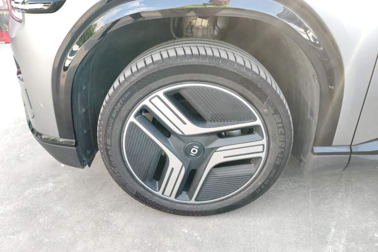 Used CHANGAN NEVO E07 2025 All-Electric 4x4 90kWh Ultra High-Performance Edition Left Front Wheel Hub