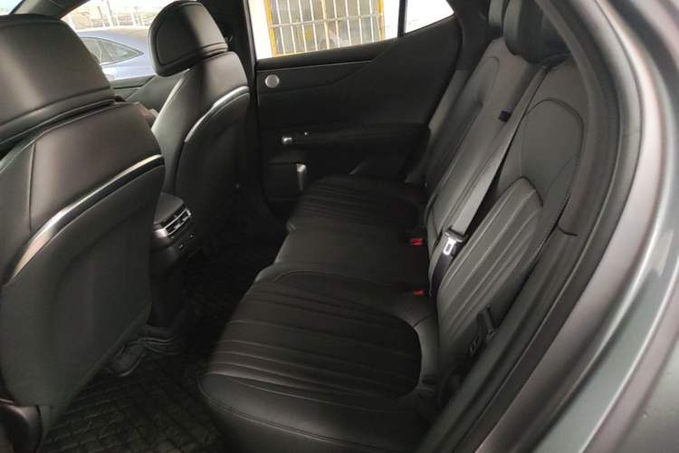 Used CHANGAN NEVO E07 2026 Model Pure Electric Four-Wheel Drive 90kWh Dacheng Edition Left Rear Seat