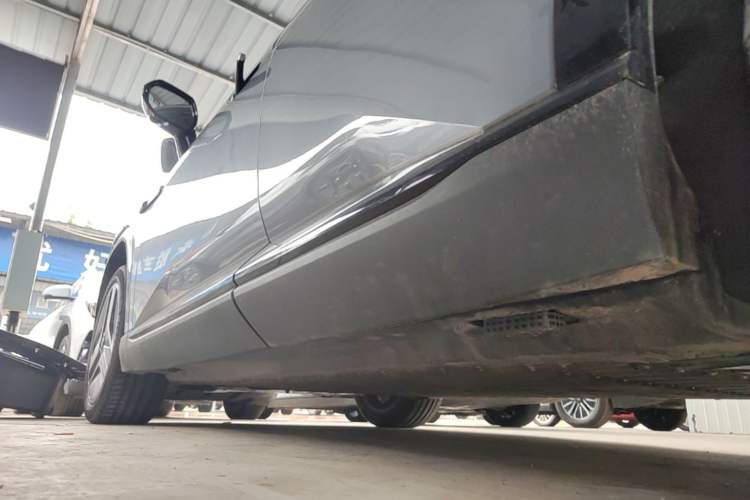 Used CHANGAN NEVO E07 2026 Model Pure Electric Four-Wheel Drive 90kWh Dacheng Edition Left Side Sill