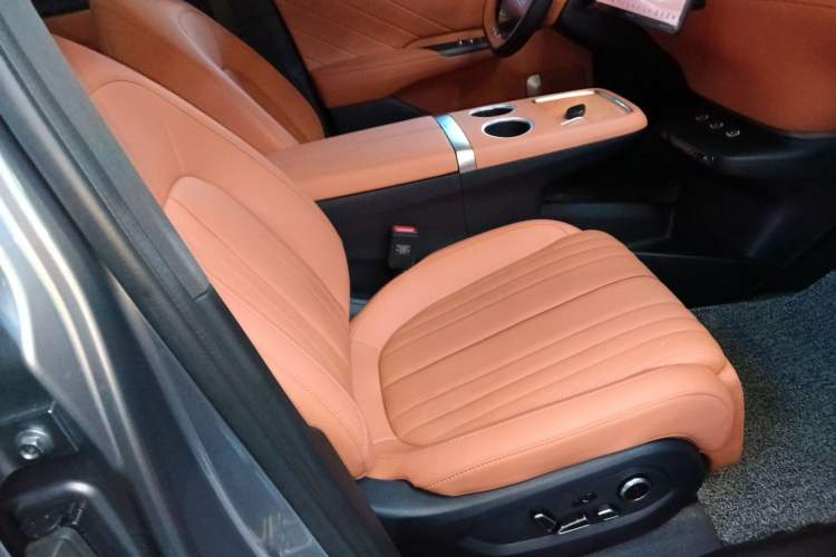 Used CHANGAN NEVO E07 2025 All-Electric 4x4 with 90 kWh Max Intelligent Driving Version
