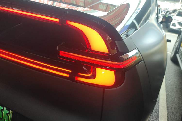 Used CHANGAN NEVO E07 2025 All-Electric 4x4 with 90 kWh Max Intelligent Driving Version Right Rear Taillight