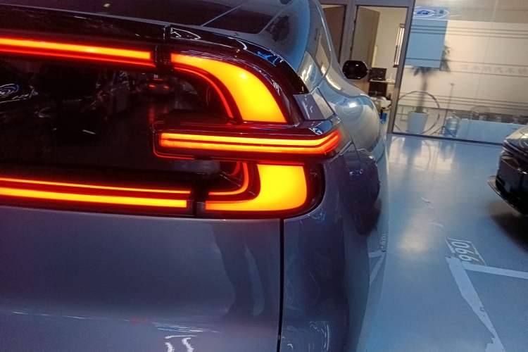 Used CHANGAN NEVO E07 2025 All-Electric 4x4 with 90 kWh Max Intelligent Driving Version
