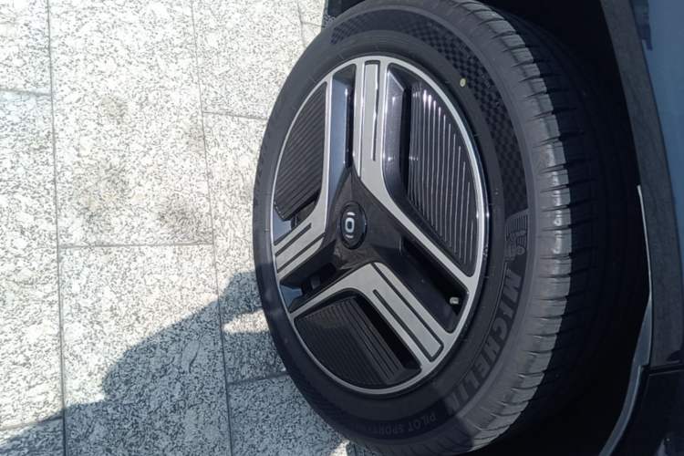 Used CHANGAN NEVO E07 2025 All-Electric 4x4 90kWh Ultra High-Performance Edition Right Rear Wheel Hub