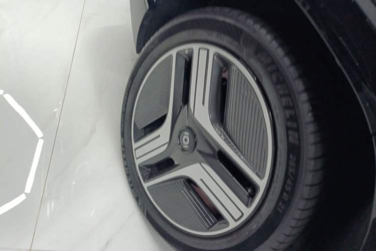 Used CHANGAN NEVO E07 2026 Model Pure Electric Four-Wheel Drive 90kWh Dacheng Edition Right Rear Wheel Hub