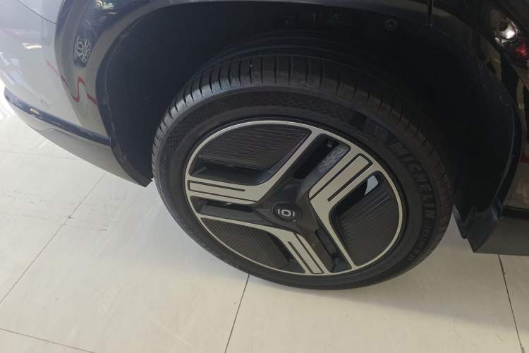 Used CHANGAN NEVO E07 2025 All-Electric 4x4 90kWh Ultra High-Performance Edition Right Rear Wheel Hub
