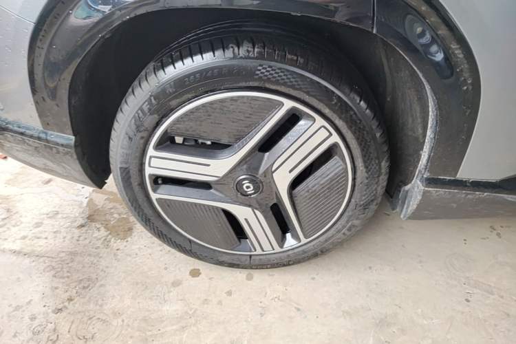 Used CHANGAN NEVO E07 2026 Model Pure Electric Four-Wheel Drive 90kWh Dacheng Edition Right Rear Wheel Hub