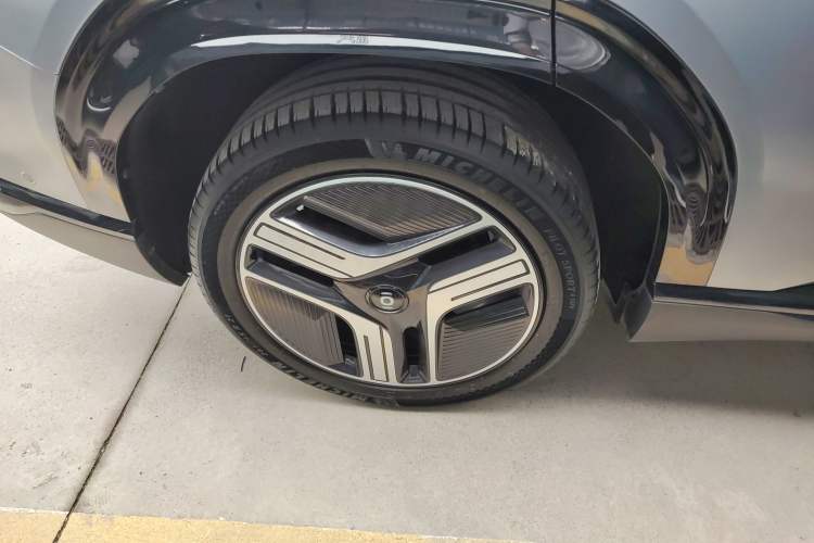 Used CHANGAN NEVO E07 2025 All-Electric 4x4 with 90 kWh Max Intelligent Driving Version Right Rear Wheel Hub