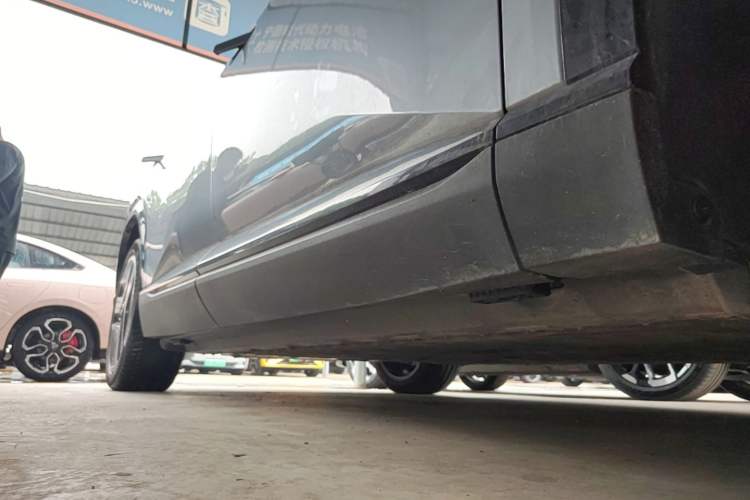 Used CHANGAN NEVO E07 2026 Model Pure Electric Four-Wheel Drive 90kWh Dacheng Edition Right Side Sill