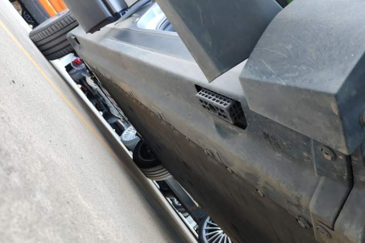 Used CHANGAN NEVO E07 2025 All-Electric 4x4 90kWh Ultra High-Performance Edition Right Side Sill