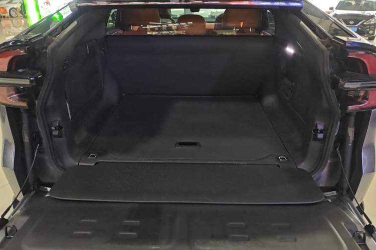 Used CHANGAN NEVO E07 2025 All-Electric 4x4 90kWh Ultra High-Performance Edition Trunk