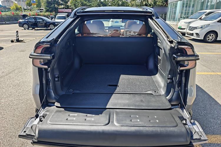 Used CHANGAN NEVO E07 2025 All-Electric 4x4 90kWh Ultra High-Performance Edition Trunk