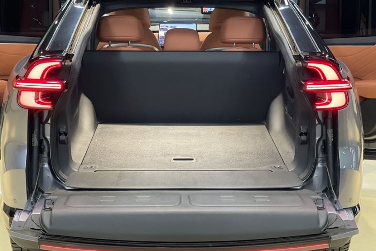 Used CHANGAN NEVO E07 2025 All-Electric 4x4 90kWh Ultra High-Performance Edition Trunk