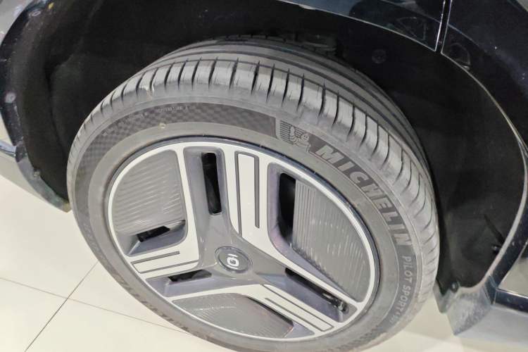 Used CHANGAN NEVO E07 2025 All-Electric 4x4 90kWh Ultra High-Performance Edition Exterior 8