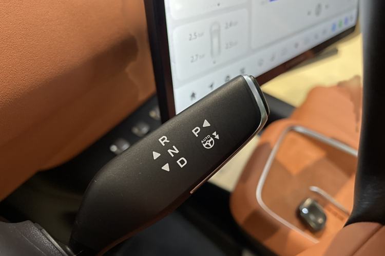 Used CHANGAN NEVO E07 2025 All-Electric 4x4 90kWh Ultra High-Performance Edition Gear Lever