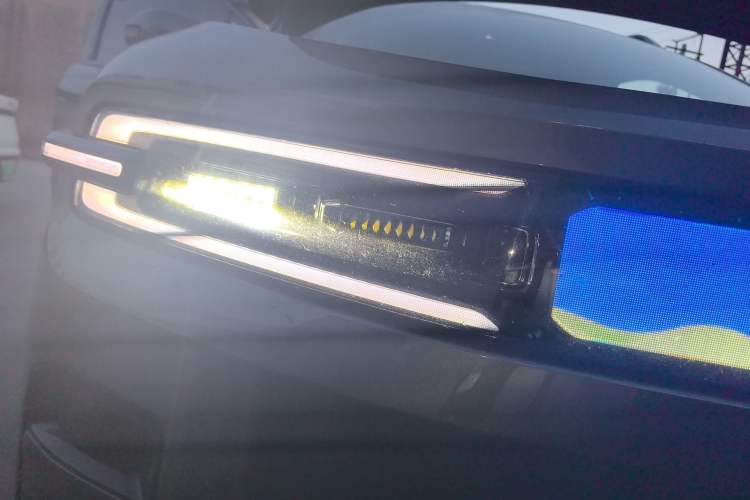 Used CHANGAN NEVO E07 2025 All-Electric 4x4 90kWh Ultra High-Performance Edition Right Front Headlight