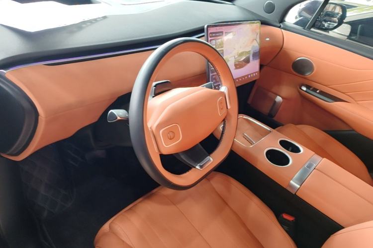 Used CHANGAN NEVO E07 2025 All-Electric 4x4 90kWh Ultra High-Performance Edition Center Console