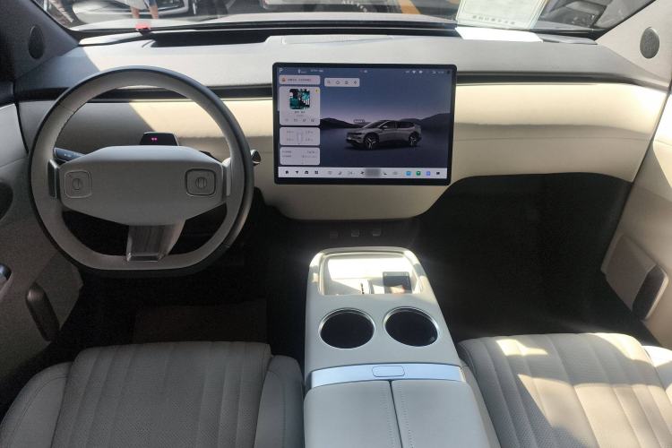 Used CHANGAN NEVO E07 2025 All-Electric 4x4 90kWh Ultra High-Performance Edition Center Console