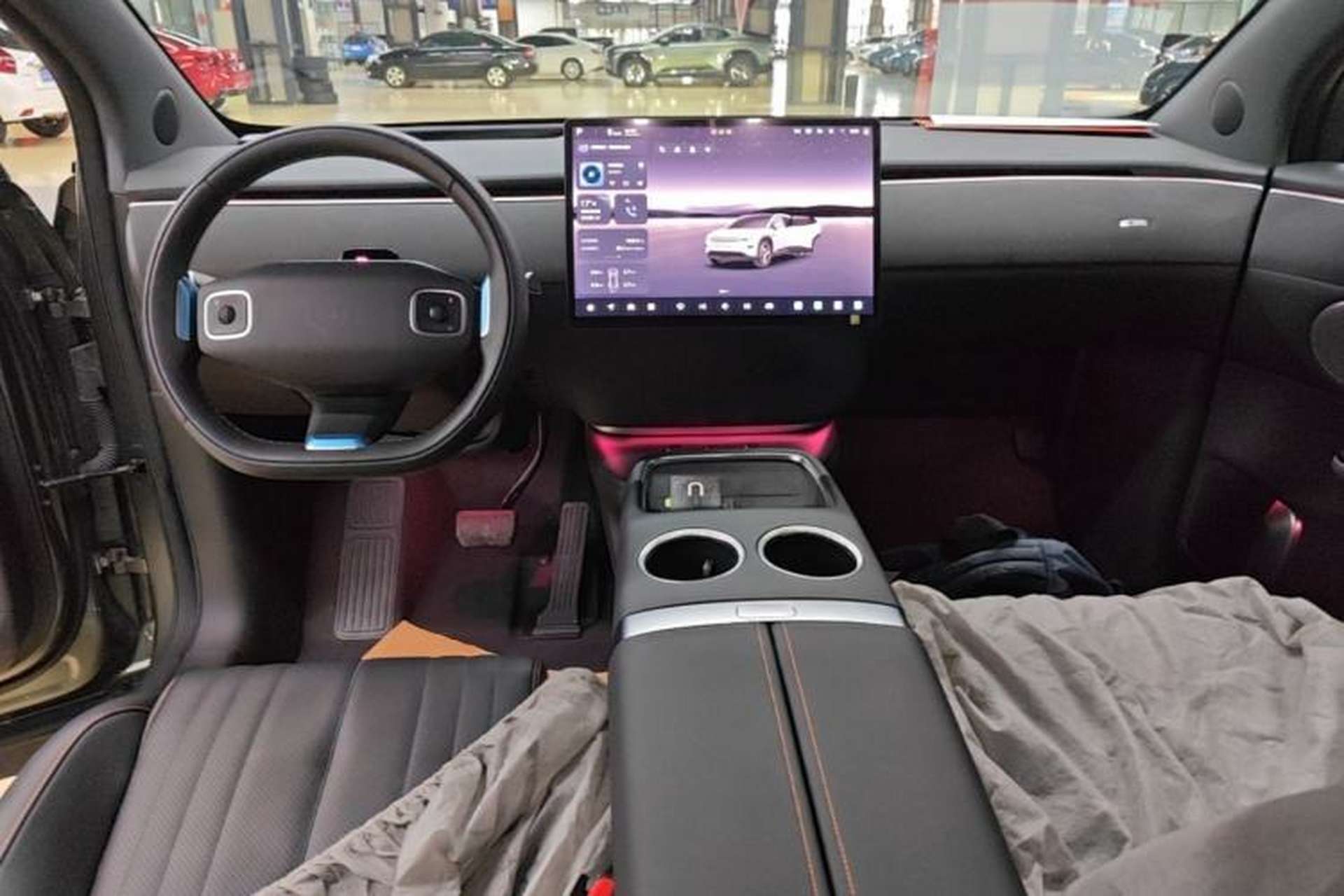 Used CHANGAN NEVO E07 2025 All-Electric 4x4 with 90 kWh Max Intelligent Driving Version Center Console