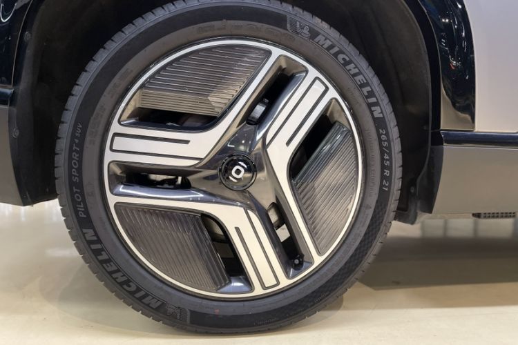 Used CHANGAN NEVO E07 2025 All-Electric 4x4 90kWh Ultra High-Performance Edition Exterior 2