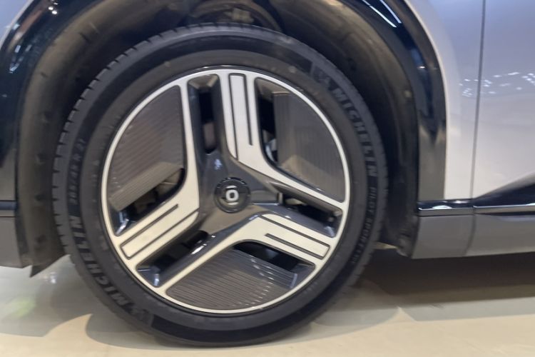 Used CHANGAN NEVO E07 2025 All-Electric 4x4 90kWh Ultra High-Performance Edition Exterior 2