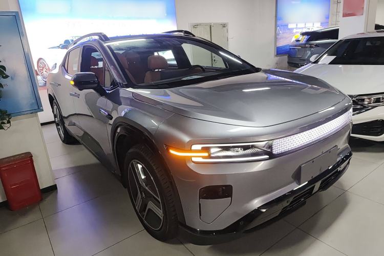 Used CHANGAN NEVO E07 2025 All-Electric 4x4 90kWh Ultra High-Performance Edition Front Right 45 Deg