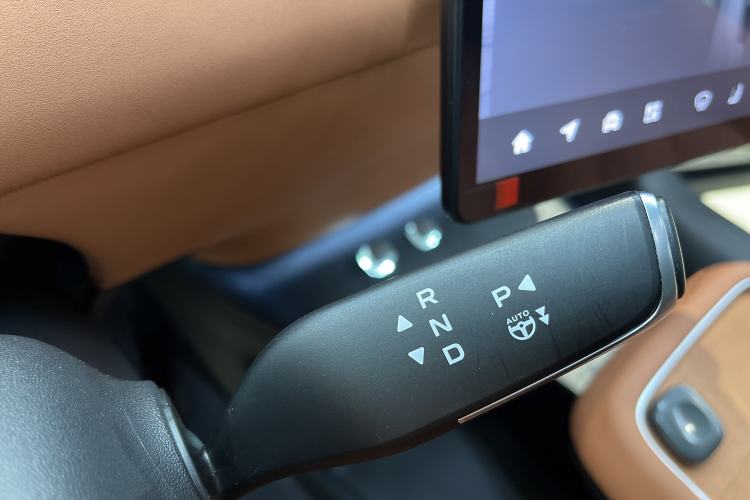 Used CHANGAN NEVO E07 2025 All-Electric 4x4 90kWh Ultra High-Performance Edition Gear Lever