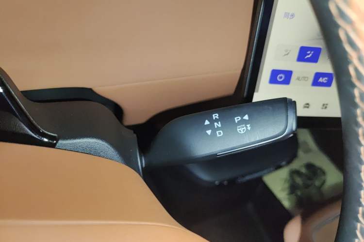 Used CHANGAN NEVO E07 2025 All-Electric 4x4 90kWh Ultra High-Performance Edition Gear Lever