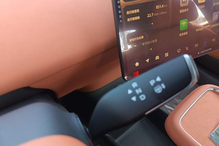 Used CHANGAN NEVO E07 2025 All-Electric 4x4 90kWh Ultra High-Performance Edition Gear Lever