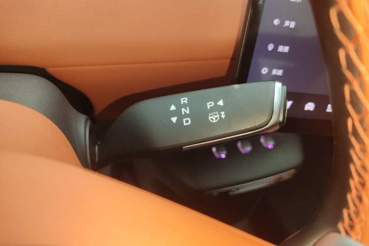 Used CHANGAN NEVO E07 2025 All-Electric 4x4 90kWh Ultra High-Performance Edition Gear Lever