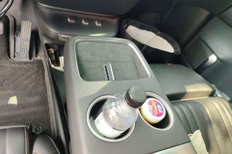 Used CHANGAN NEVO E07 2025 All-Electric 4x4 with 90 kWh Max Intelligent Driving Version Gear Lever