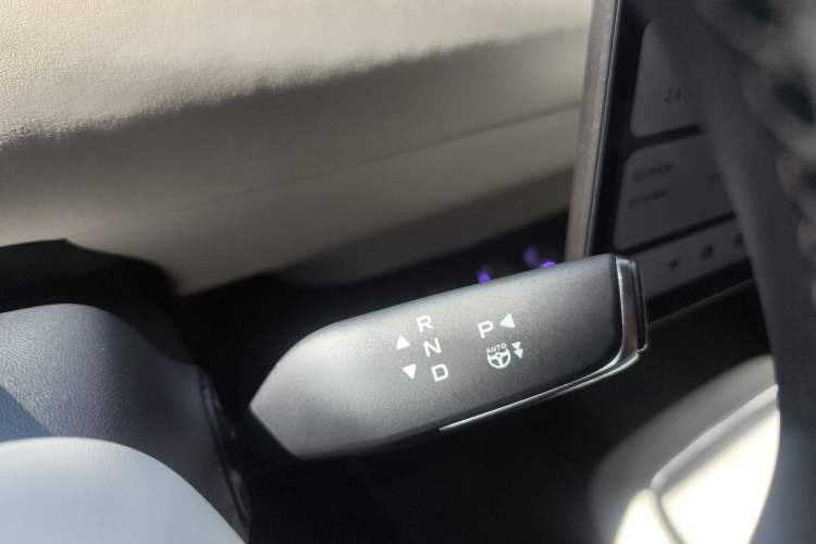 Used CHANGAN NEVO E07 2025 All-Electric 4x4 90kWh Ultra High-Performance Edition Gear Lever