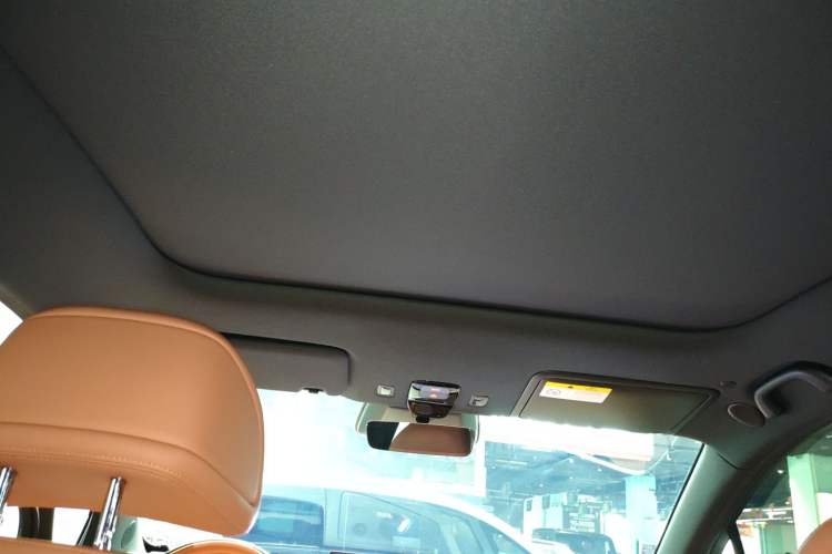 Used CHANGAN NEVO E07 2025 All-Electric 4x4 with 90 kWh Max Intelligent Driving Version Headliner