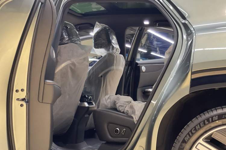 Used CHANGAN NEVO E07 2025 All-Electric 4x4 with 90 kWh Max Intelligent Driving Version Interior 12