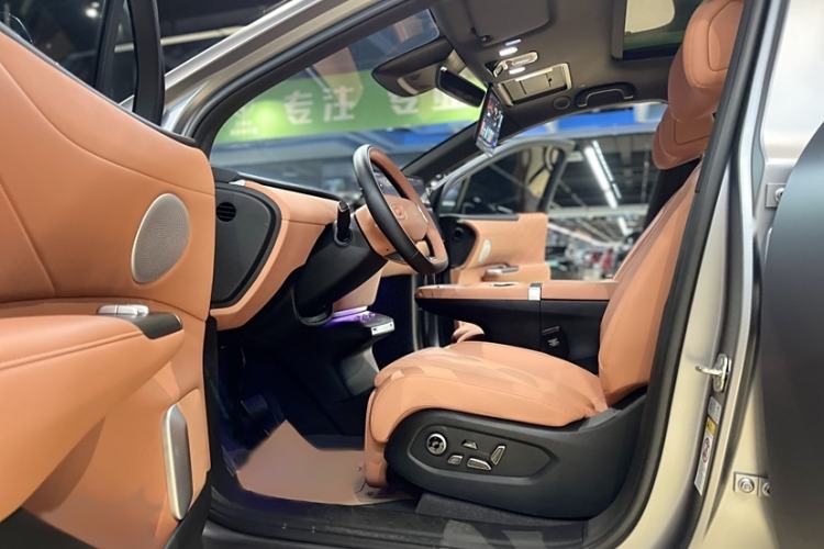 Used CHANGAN NEVO E07 2025 All-Electric 4x4 90kWh Ultra High-Performance Edition Interior 2