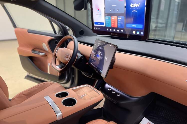 Used CHANGAN NEVO E07 2026 Model Pure Electric Four-Wheel Drive 90kWh Dacheng Edition Interior 6