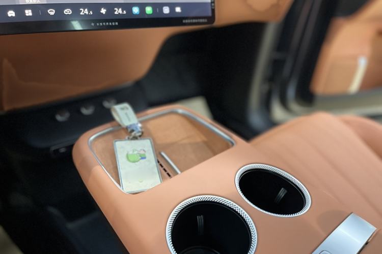Used CHANGAN NEVO E07 2025 All-Electric 4x4 90kWh Ultra High-Performance Edition Interior 7