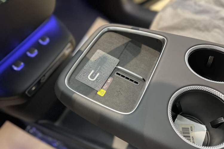 Used CHANGAN NEVO E07 2025 All-Electric 4x4 with 90 kWh Max Intelligent Driving Version Interior 9