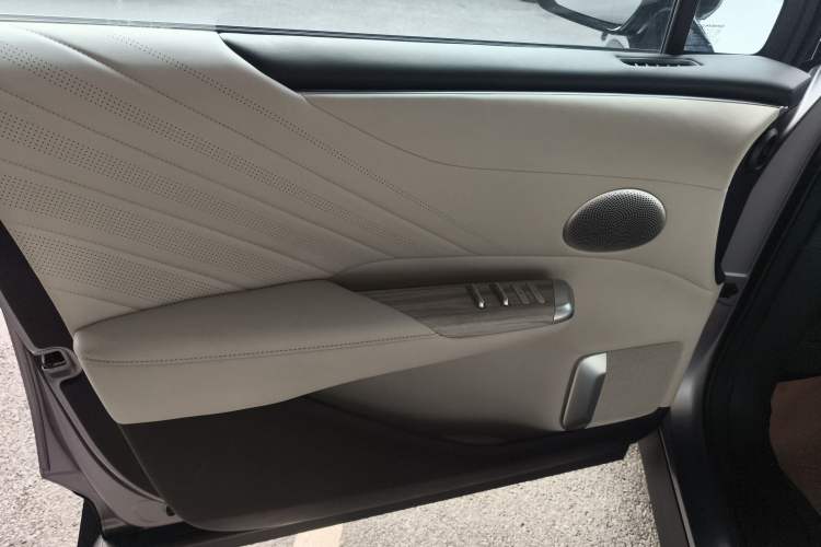 Used CHANGAN NEVO E07 2025 All-Electric 4x4 90kWh Ultra High-Performance Edition Left Front Door Interior
