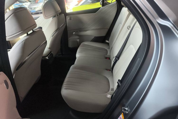 Used CHANGAN NEVO E07 2025 All-Electric 4x4 90kWh Ultra High-Performance Edition Left Rear Seat