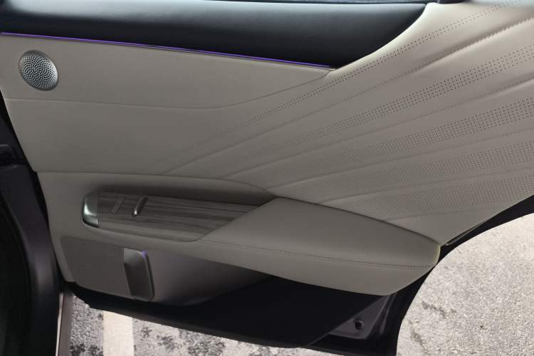 Used CHANGAN NEVO E07 2025 All-Electric 4x4 90kWh Ultra High-Performance Edition Right Rear Door Interior