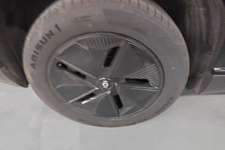 Used CHANGAN NEVO E07 2025 Extended-Range Two-Wheel Drive 39kWh Pro Smart Edition Right Rear Wheel Hub