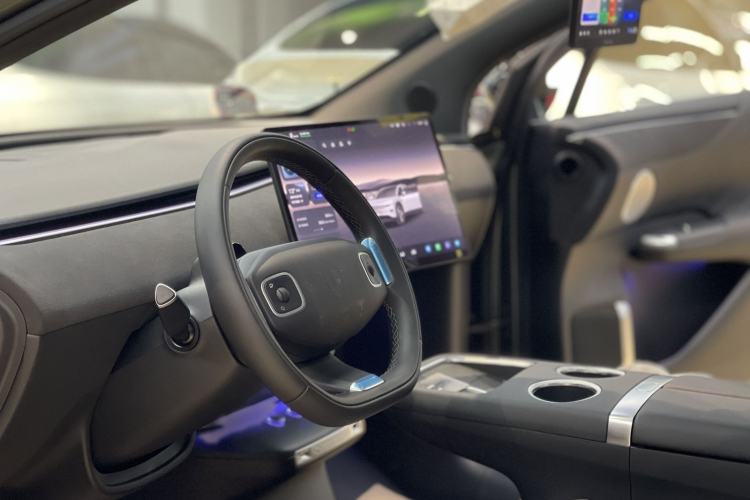 Used CHANGAN NEVO E07 2025 All-Electric 4x4 with 90 kWh Max Intelligent Driving Version Steering Wheel
