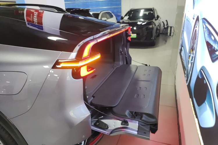 Used CHANGAN NEVO E07 2025 All-Electric 4x4 90kWh Ultra High-Performance Edition Trunk