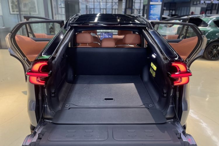 Used CHANGAN NEVO E07 2025 All-Electric 4x4 90kWh Ultra High-Performance Edition Trunk