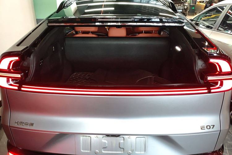 Used CHANGAN NEVO E07 2025 All-Electric 4x4 with 90 kWh Max Intelligent Driving Version Trunk