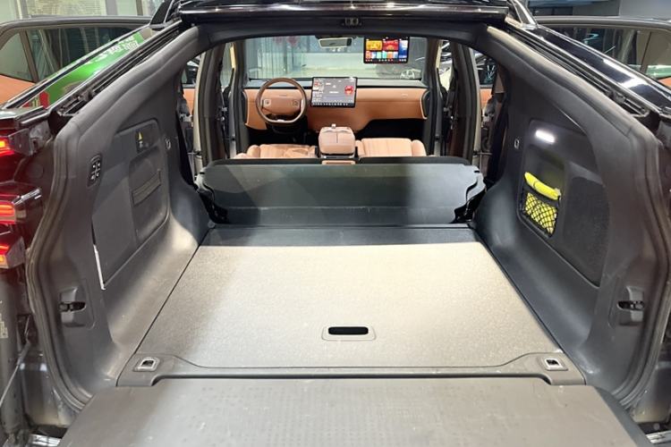 Used CHANGAN NEVO E07 2025 All-Electric 4x4 90kWh Ultra High-Performance Edition Trunk