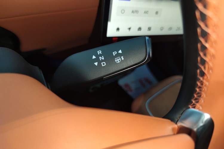 Used CHANGAN NEVO E07 2025 All-Electric 4x4 90kWh Ultra High-Performance Edition Gear Lever