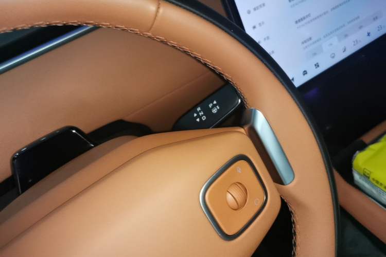Used CHANGAN NEVO E07 2025 All-Electric 4x4 with 90 kWh Max Intelligent Driving Version Gear Lever