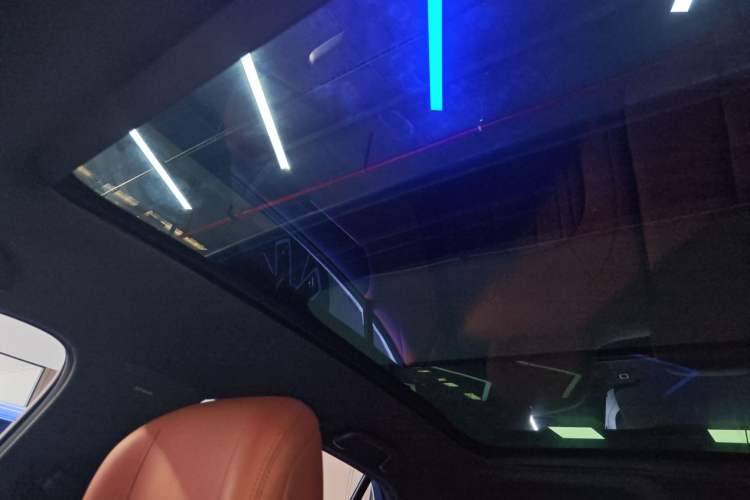 Used CHANGAN NEVO E07 2025 All-Electric 4x4 with 90 kWh Max Intelligent Driving Version Headliner